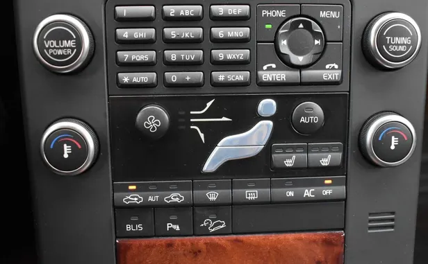 Volvo XC70