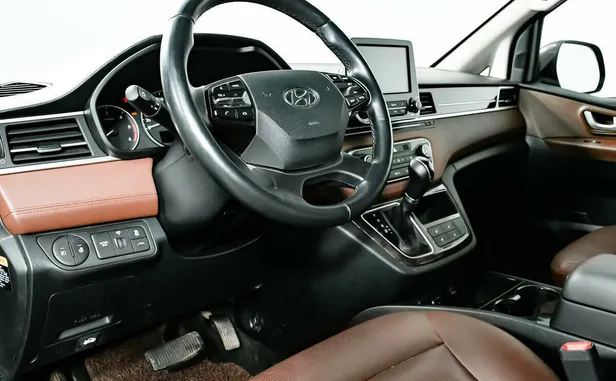 Hyundai Grand Starex