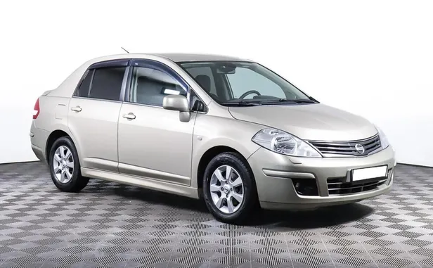 Nissan Tiida