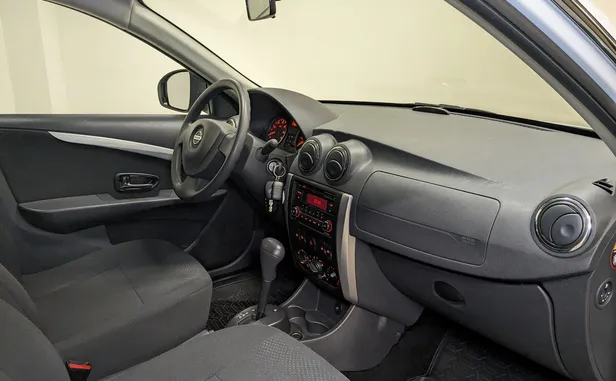 Nissan Almera