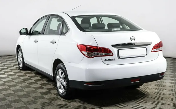 Nissan Almera