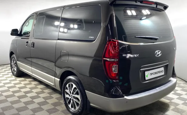 Hyundai Grand Starex