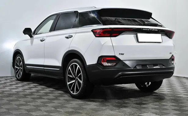 FAW Bestune T77